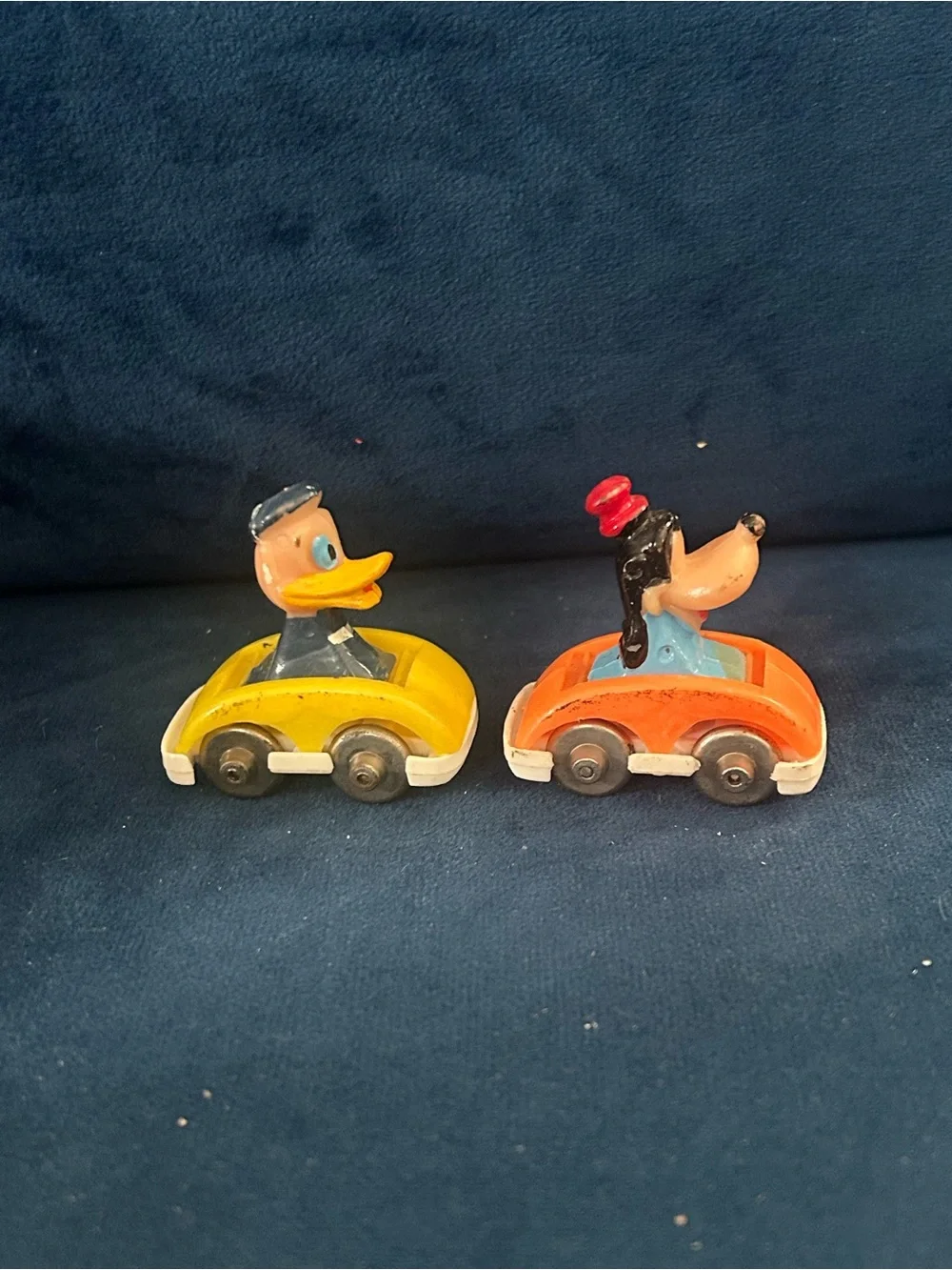 Vtg Disney Goofy and Donald Duck Slot Race Mini Car Figure, Hong Kong, Lot of 2